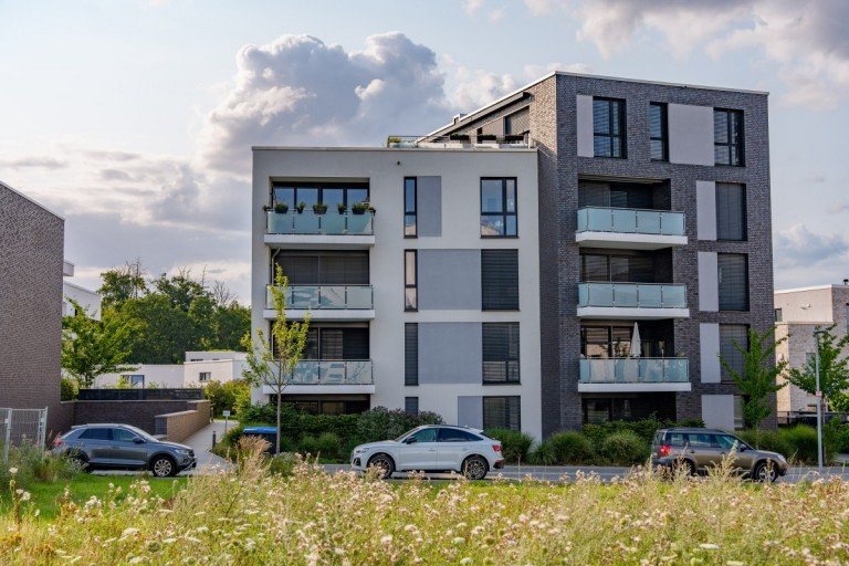 Haus_gesamt Wolfsburg Erdgeschosswohnung Moderne 3-Zimmer-Terrassenwohnung in den Steimker G�rten
